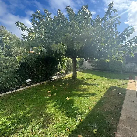Maison Familiale Avec Jardin & Parking Prive *